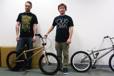 NEWS / BLOG - UNITED 2011 完成車が到着しました!! - UNITED - BMX