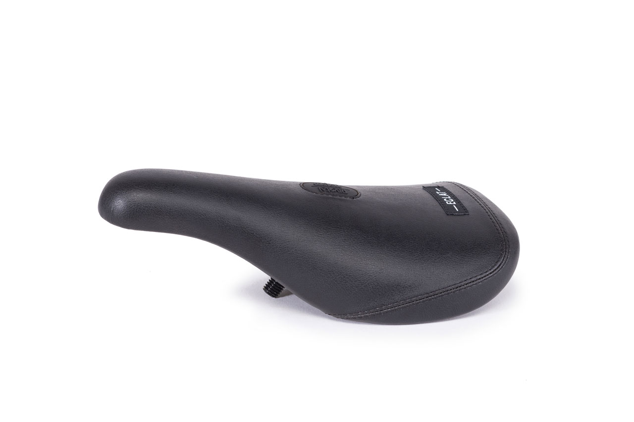 pivotal seat