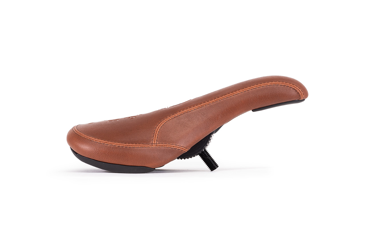 TEAM PIVOTAL SEAT - WETHEPEOPLE - BMX専門のZEN DISTRIBUTION
